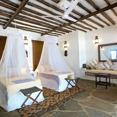 Kinondo Kwetu Hotel Diani Beach Buitenkant foto