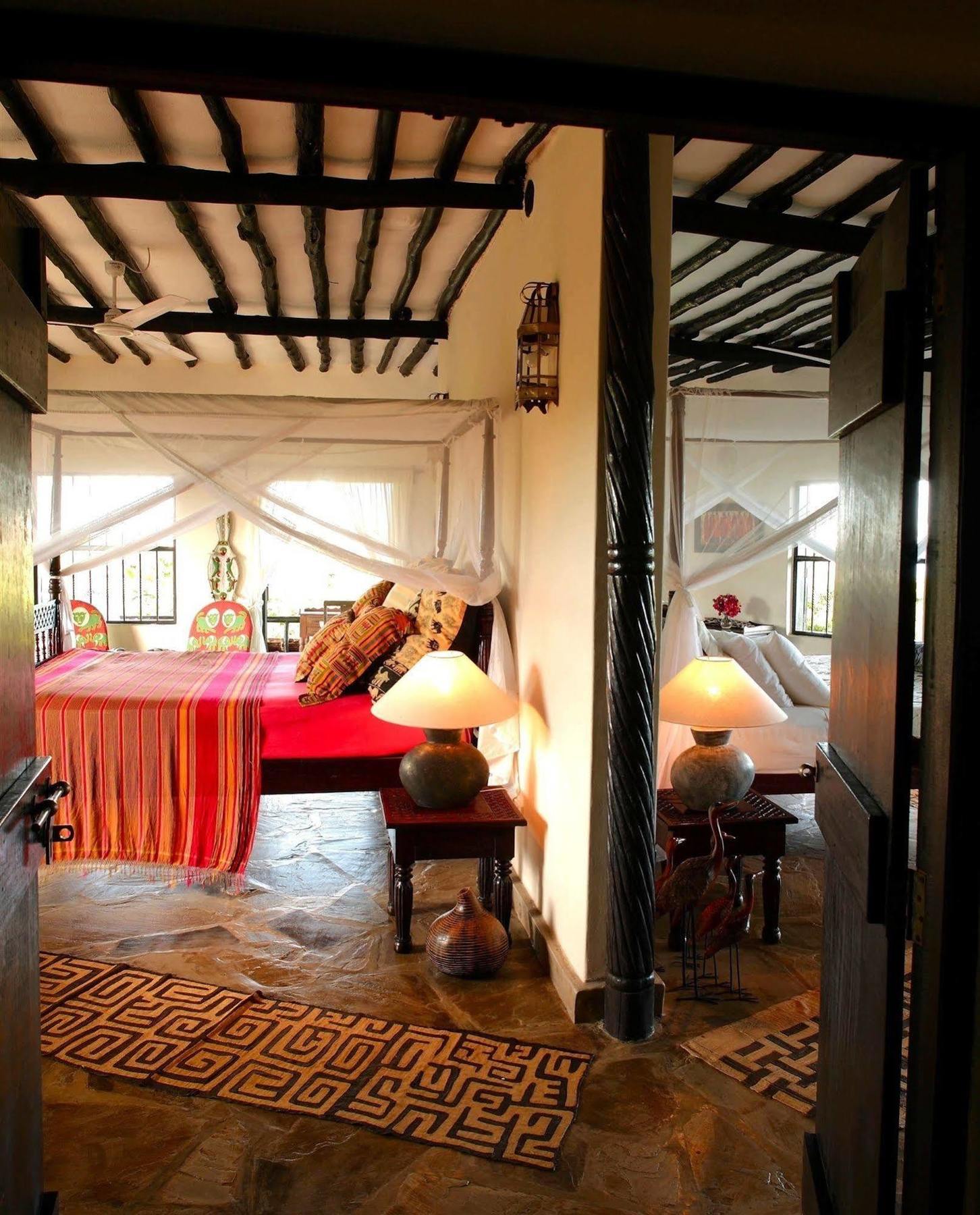 Kinondo Kwetu Hotel Diani Beach Buitenkant foto