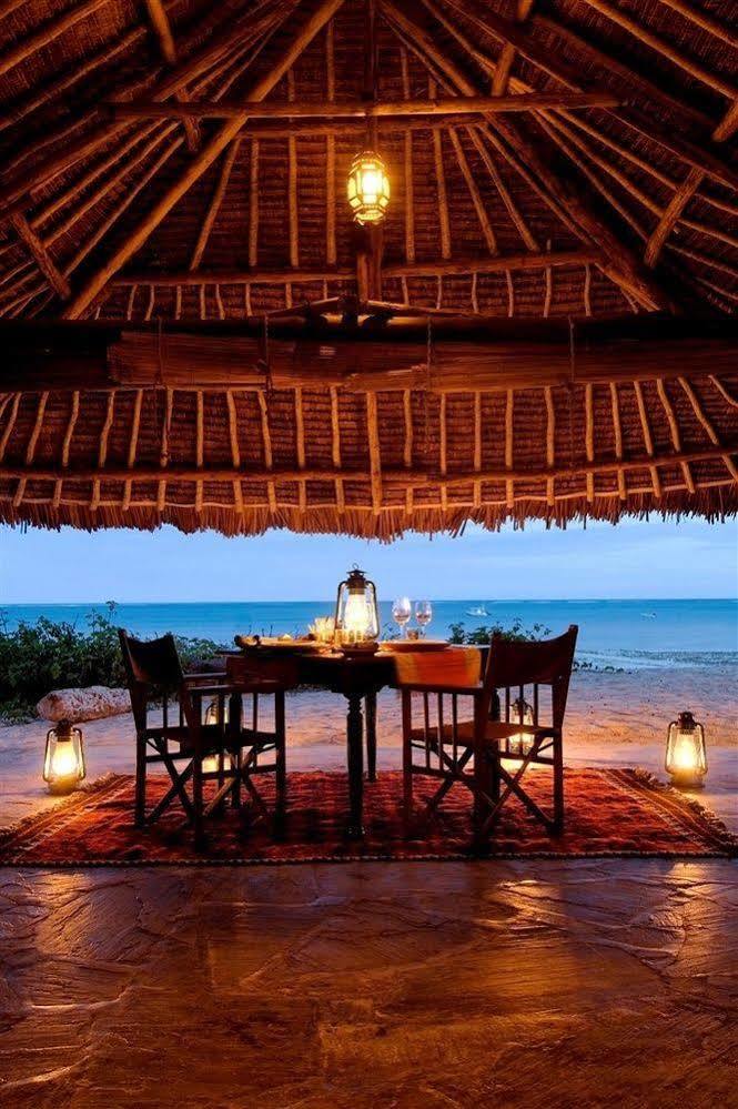 Kinondo Kwetu Hotel Diani Beach Buitenkant foto