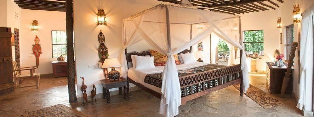 Kinondo Kwetu Hotel Diani Beach Buitenkant foto