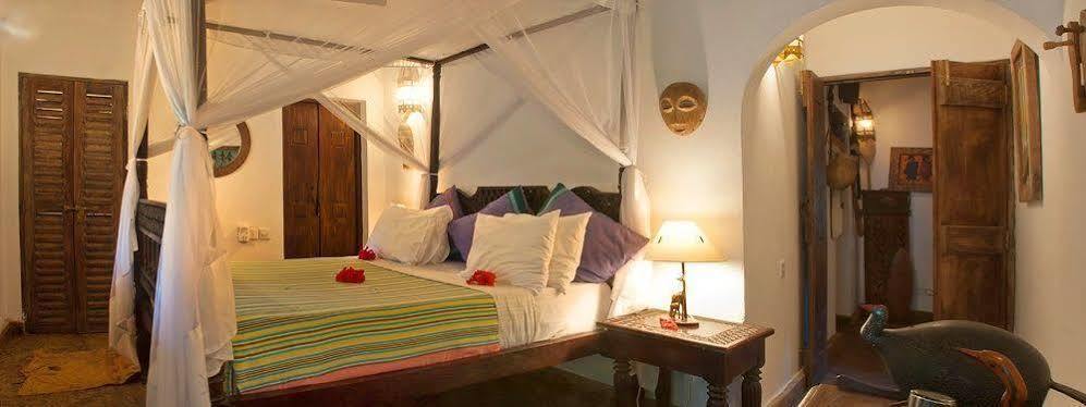 Kinondo Kwetu Hotel Diani Beach Buitenkant foto