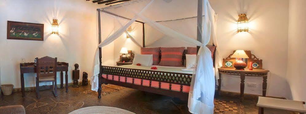 Kinondo Kwetu Hotel Diani Beach Buitenkant foto